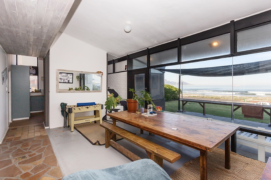 4 Bedroom Property for Sale in Beachfront Western Cape
